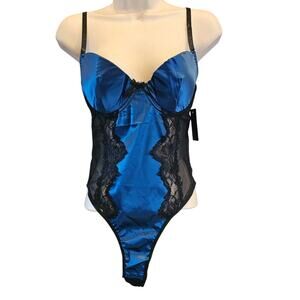 NWT Fredricks of Hollywood blue black lace accent medium lingerie sexy girly NEW